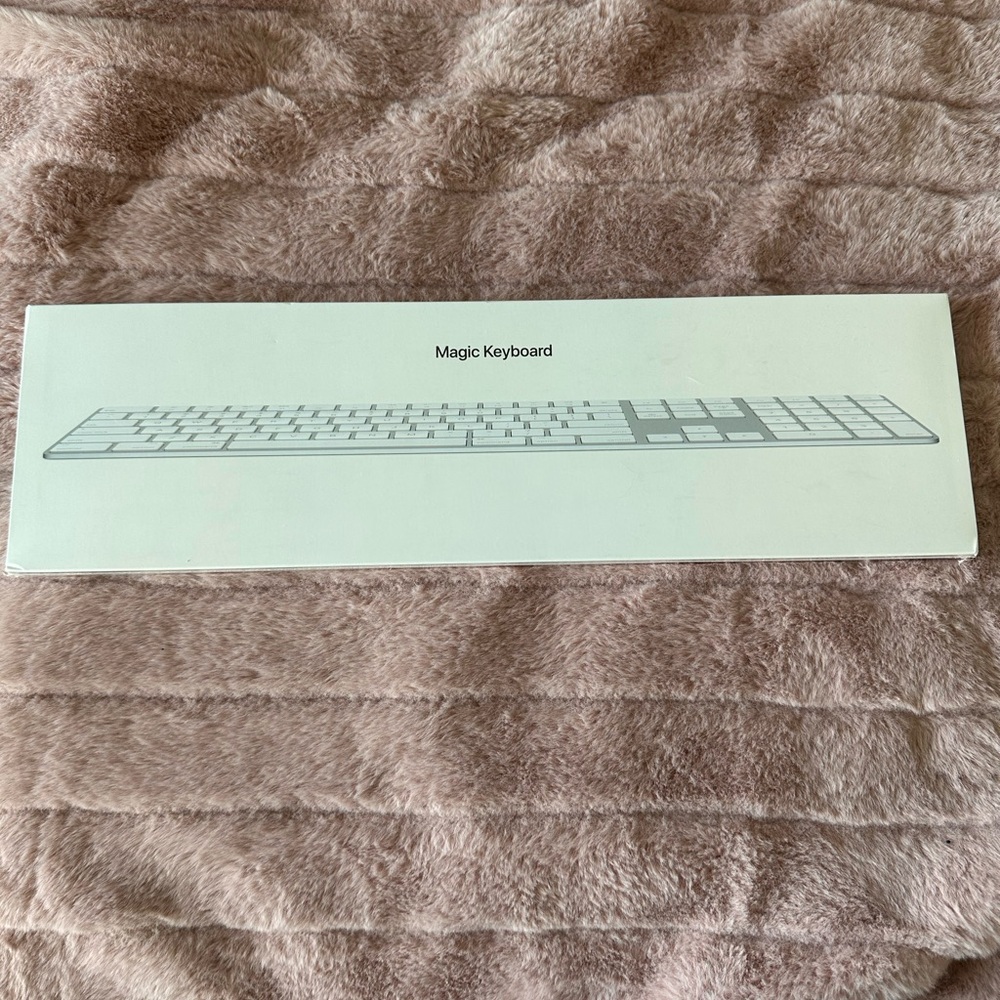 Apple Magic Keyboard (brand new, in packaging)
